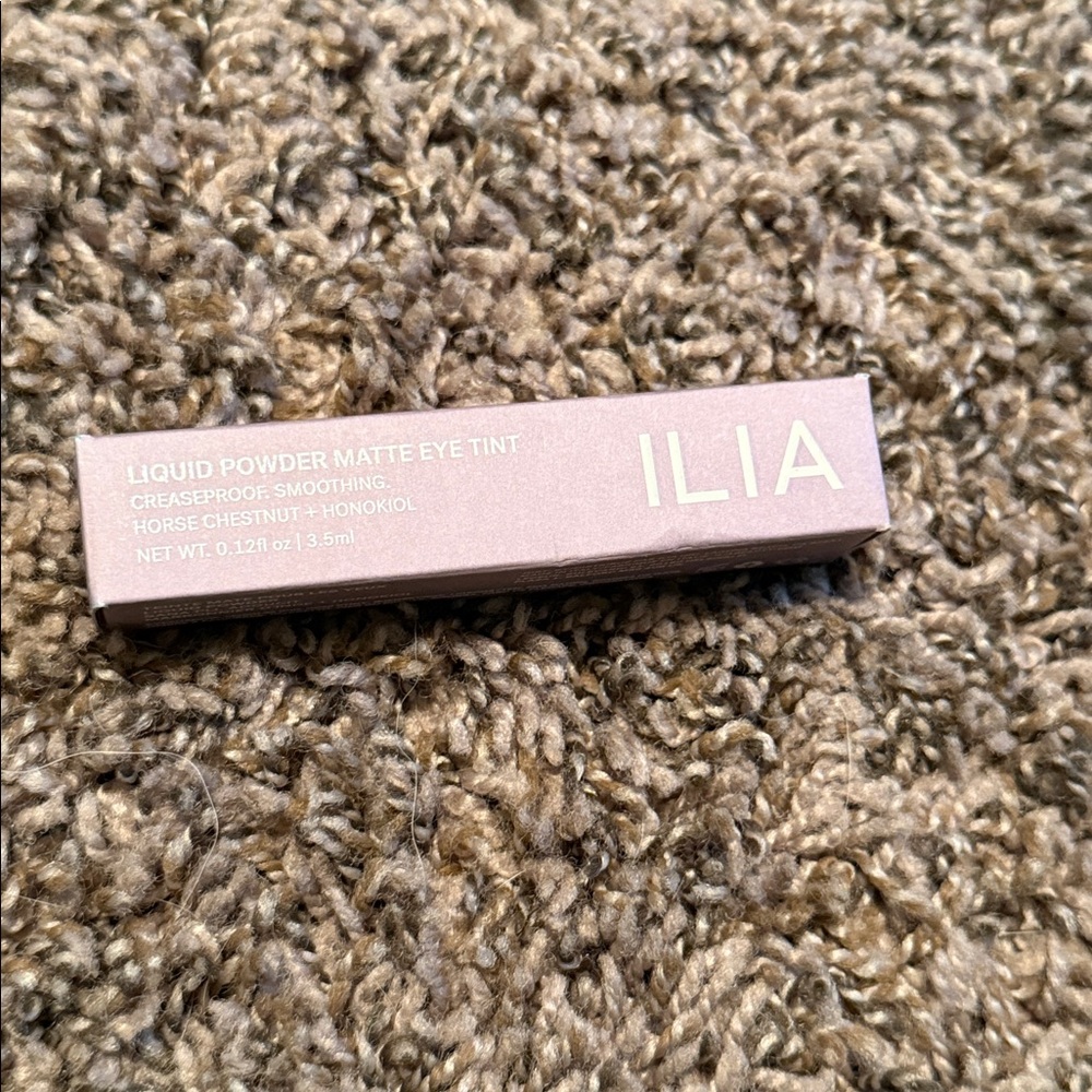 ILIA Liquid Powder Eye Shadow Tint - adobe - Picture 6 of 9
